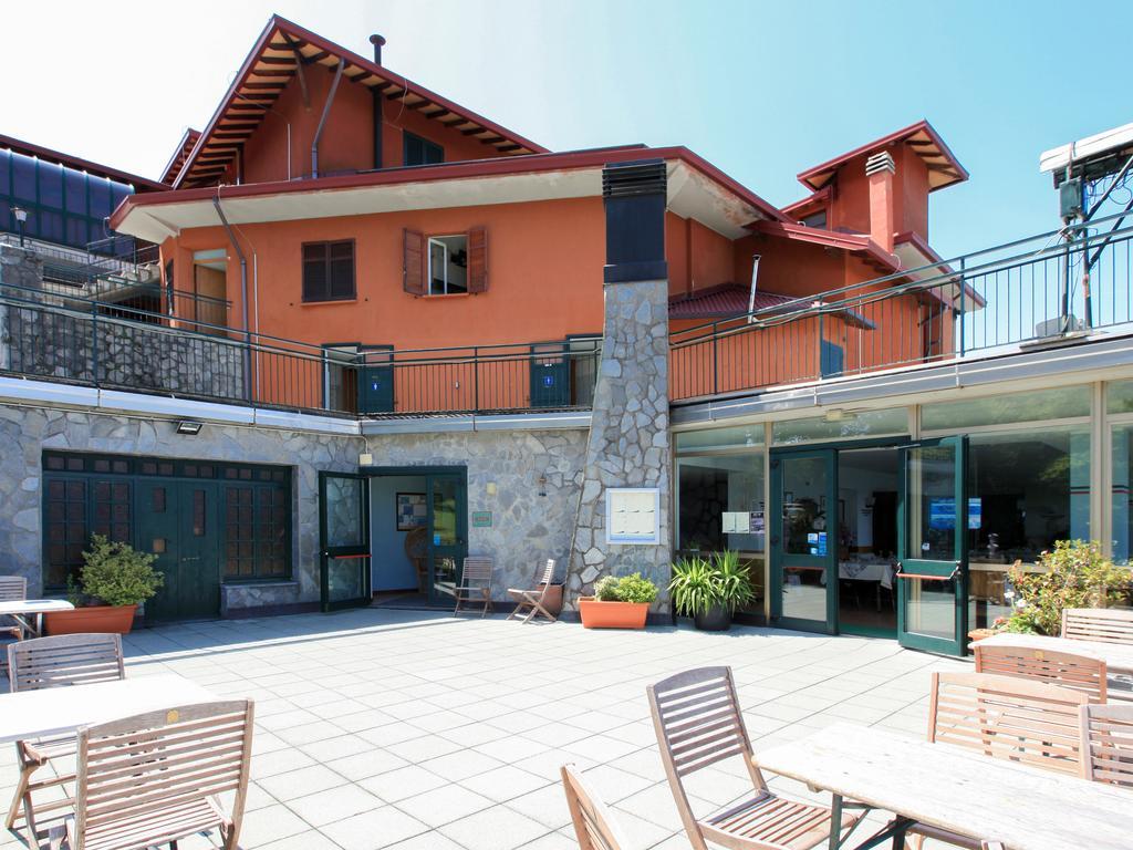 Hotel Funivia Laveno-Mombello Exterior foto