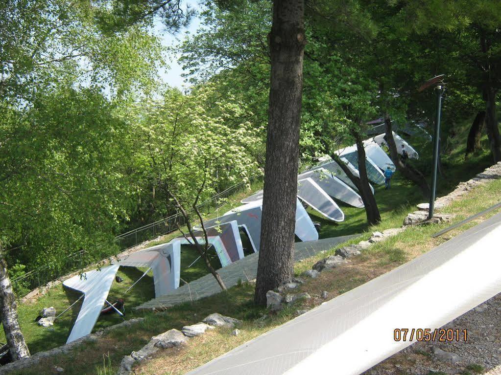 Hotel Funivia Laveno-Mombello Exterior foto